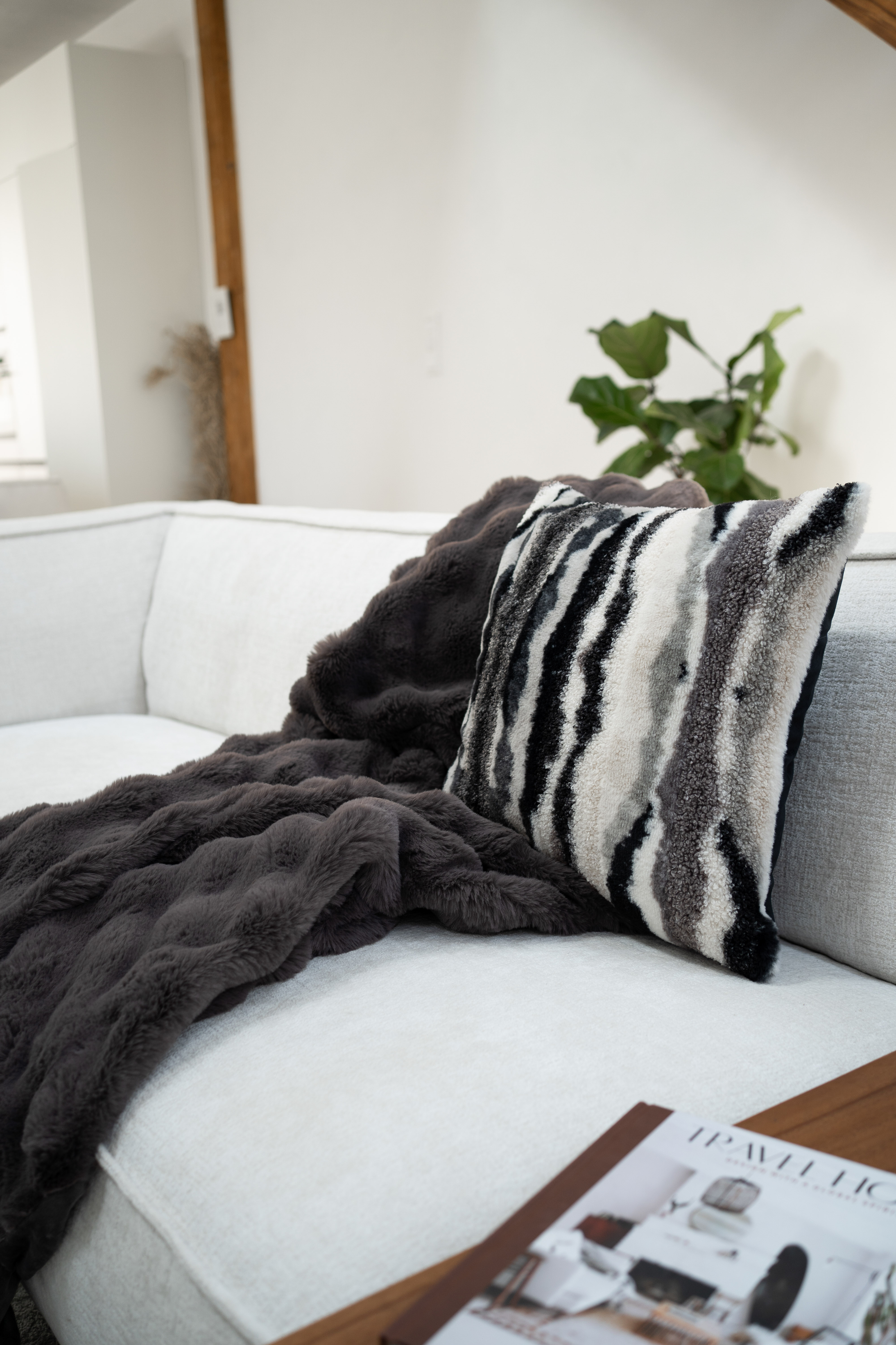 Bubble rabbit fur throw - 130x180cm, grey