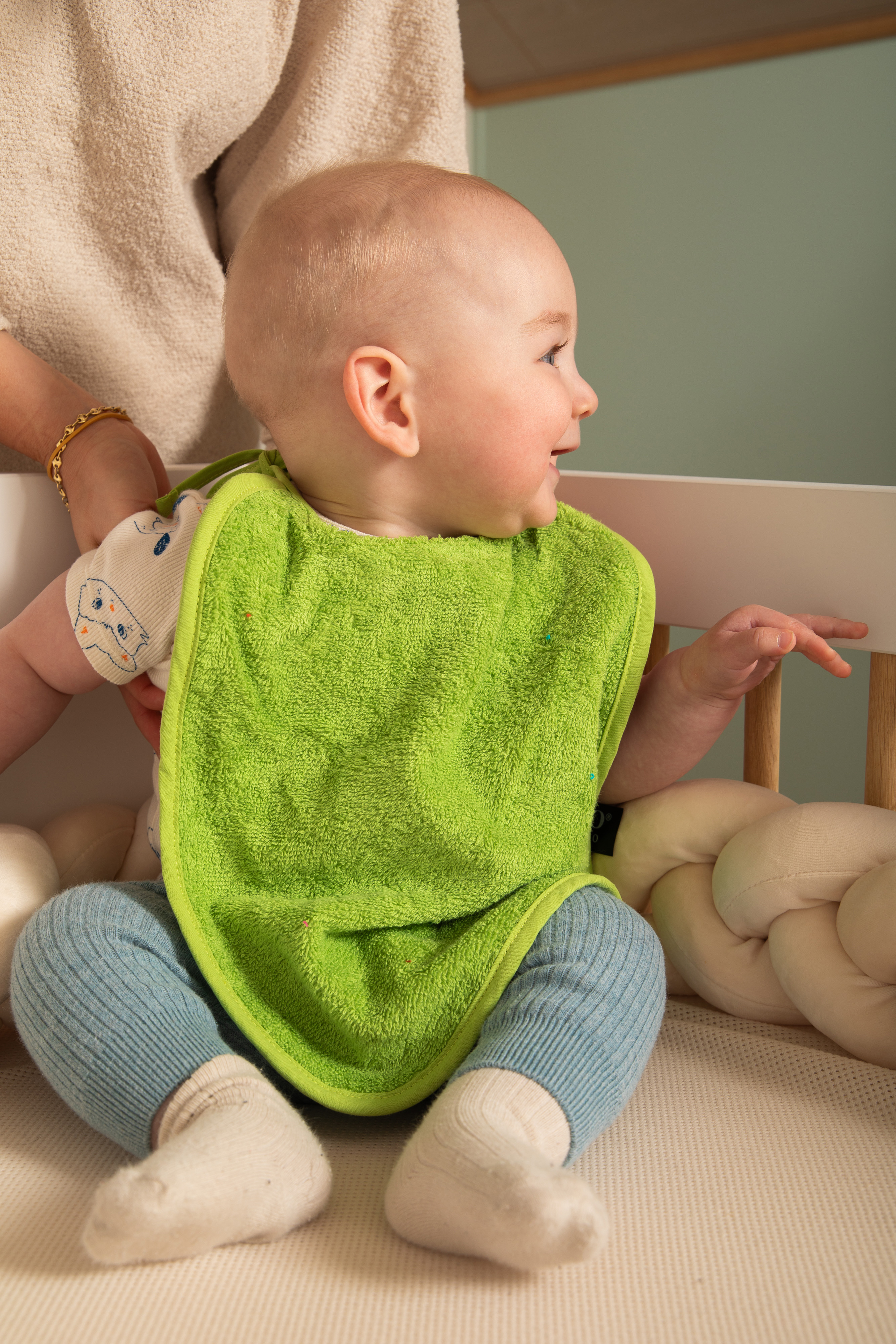 Baby bib with straps -  28x37 cm, green